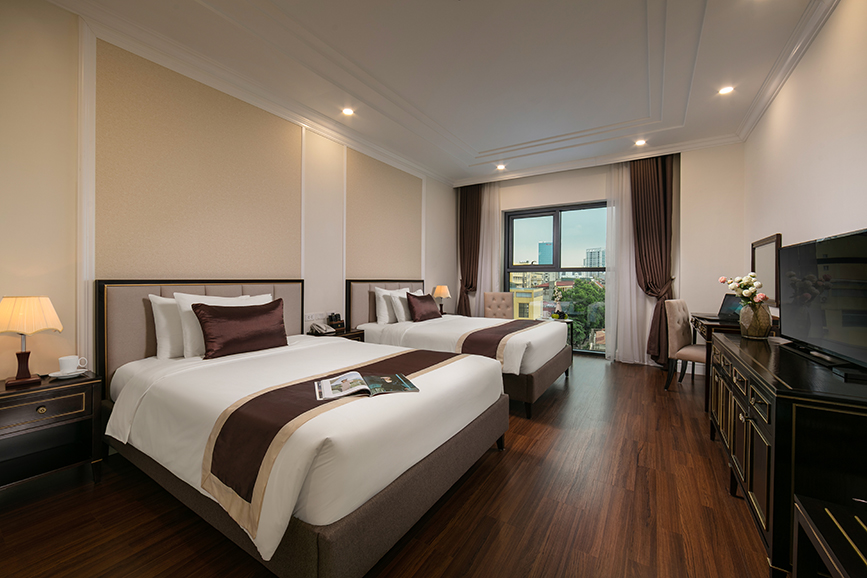 SUPERIOR ROOM